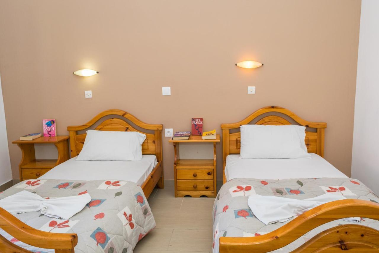 Costas Hotel Kalamákion Extérieur photo