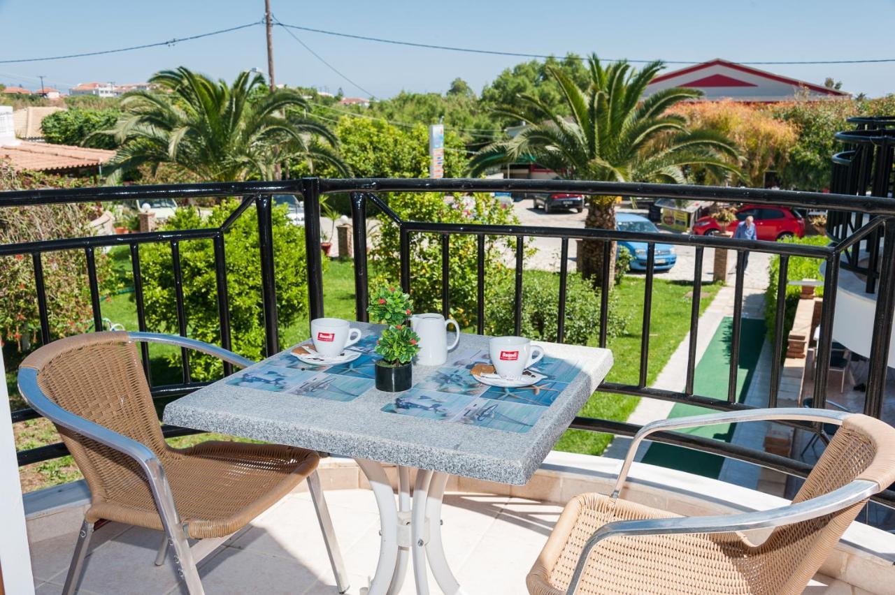 Costas Hotel Kalamákion Extérieur photo