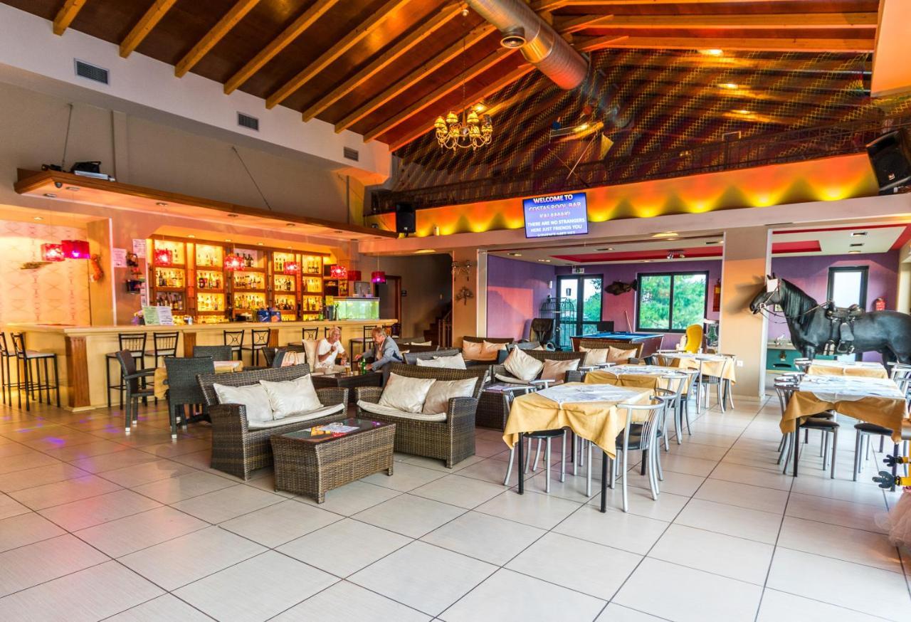 Costas Hotel Kalamákion Extérieur photo