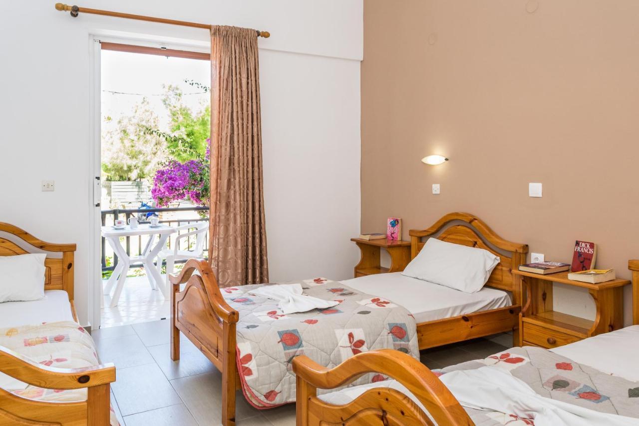 Costas Hotel Kalamákion Extérieur photo